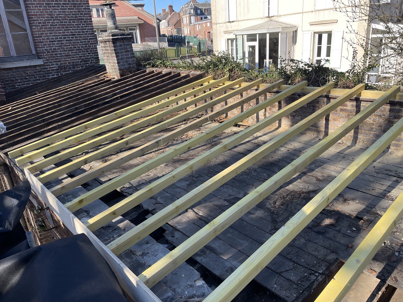 Refection de toiture velennes 60510 avant