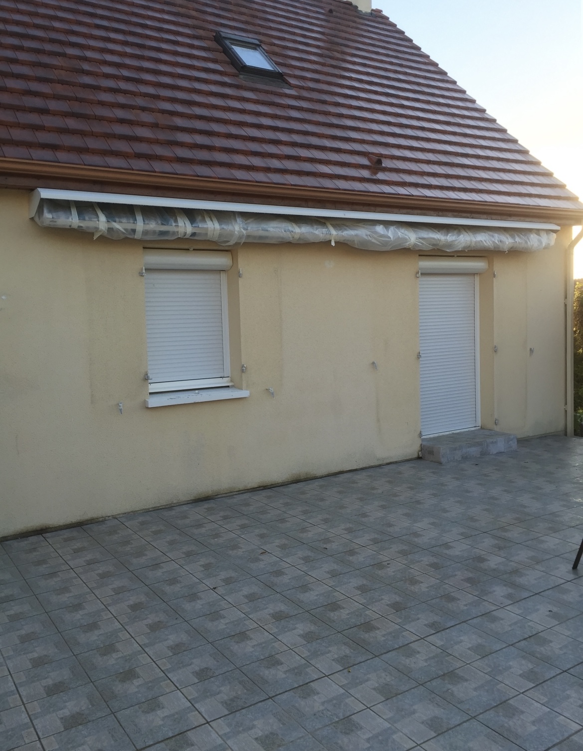 Coloration tuiles et ravalement de facade beauvais 60000 avant