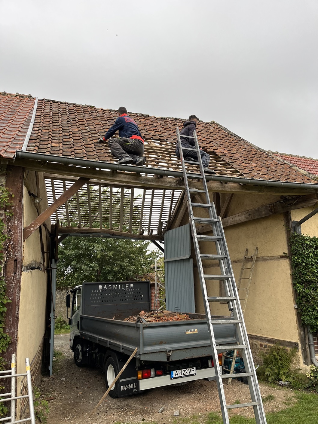 Renovation toiture saint sulpice 60430 avant